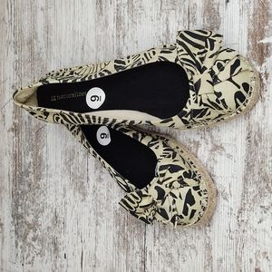 NWT Naturalizer Cream & Black Canvas Espadrille Flats w/ Bow